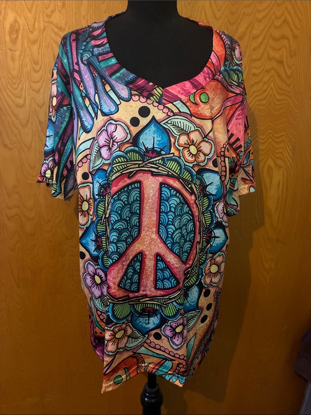 🆕 Vibrant Peace Sign Graphic Tee - Multicolor (Read description-size)